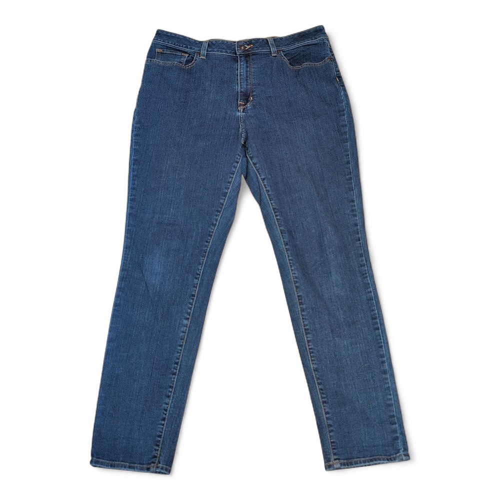 L.L. Bean Women’s Straight Leg Jeans in Medium Blue Denim
